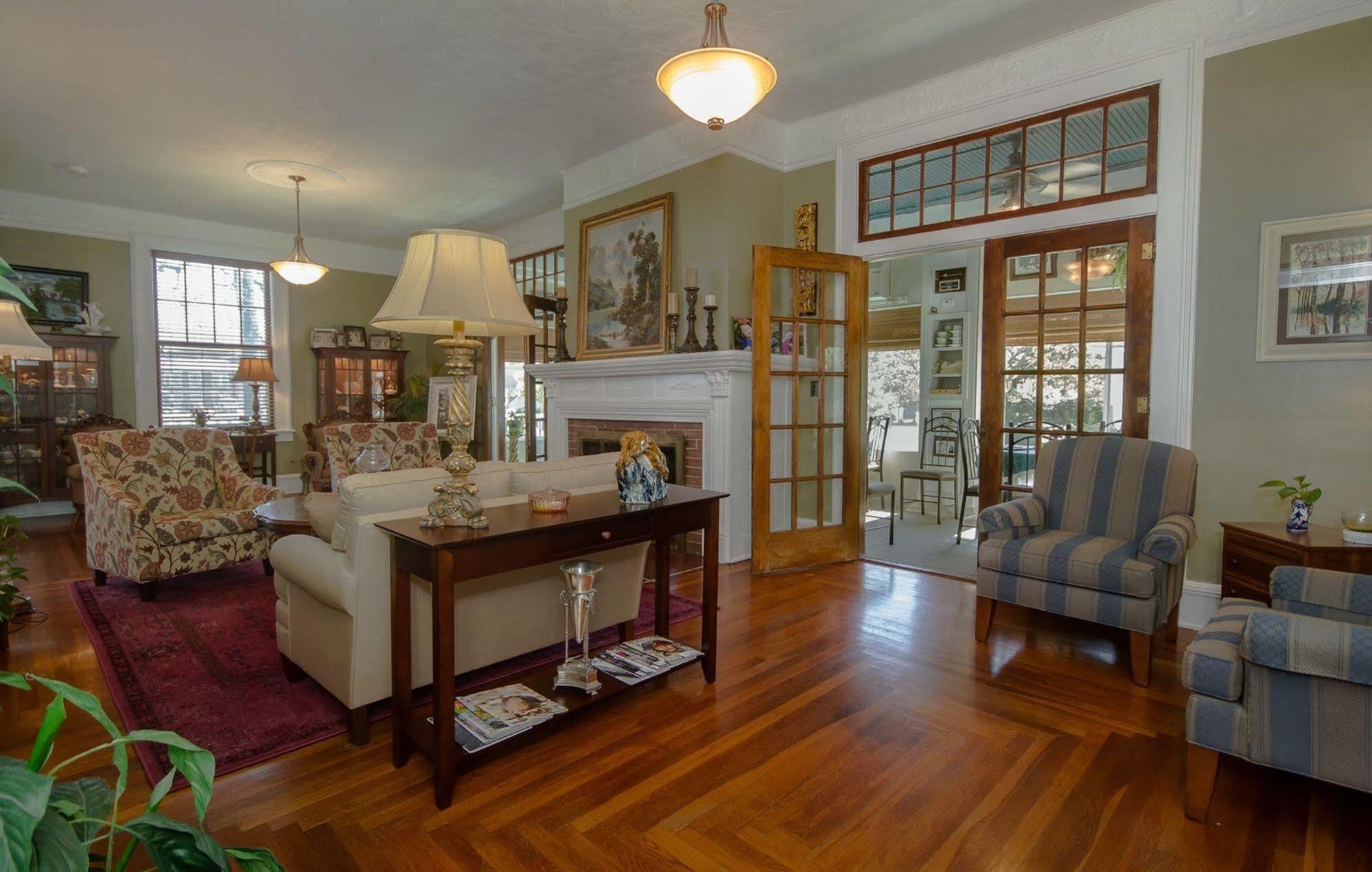 Dickey House Bed And Breakfast Marshfield Buitenkant foto